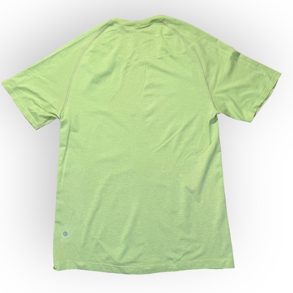 Lululemon Men's Green and Khaki T-shirt - Picture 2 of 5